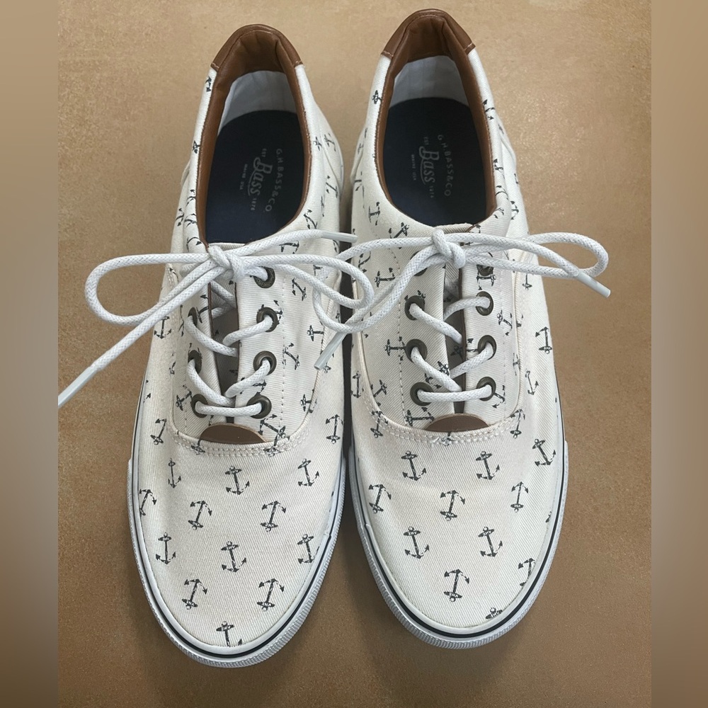 G. H. Bass & CO Navigator Canvas Shoes